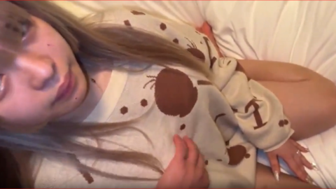 【埼玉 ナンパ 持ち帰り】金髪ギャル店員を口説き落として焼肉屋さんへ。その後ごり押して半強制でホテルへ。可愛い顔が歪むまでフェラ強要。美乳にたっぷり射精